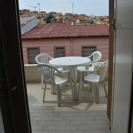 Residenze Carlo Alberto דירה קאסטלסארדו